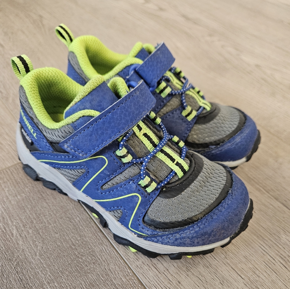 Merrell Kids size 8 hikers (toddler size)